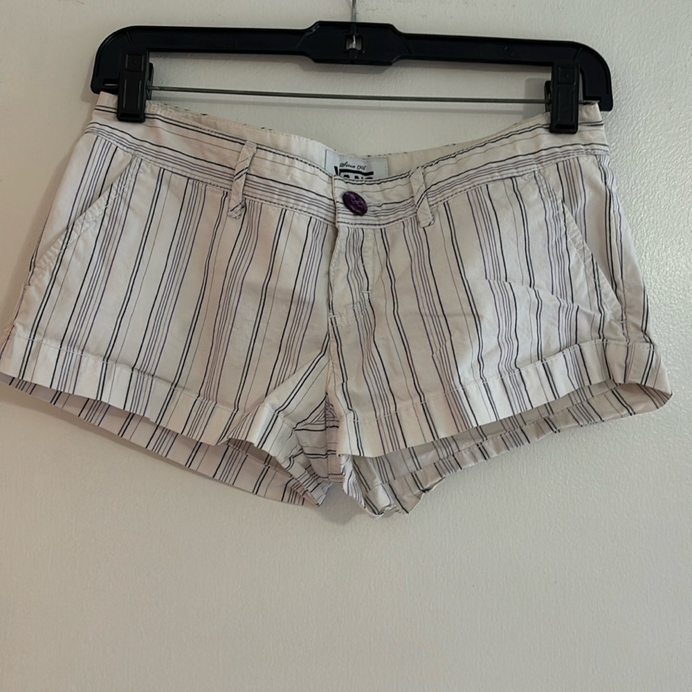 Vans shorts, size 3, purple and‎ black stripes
